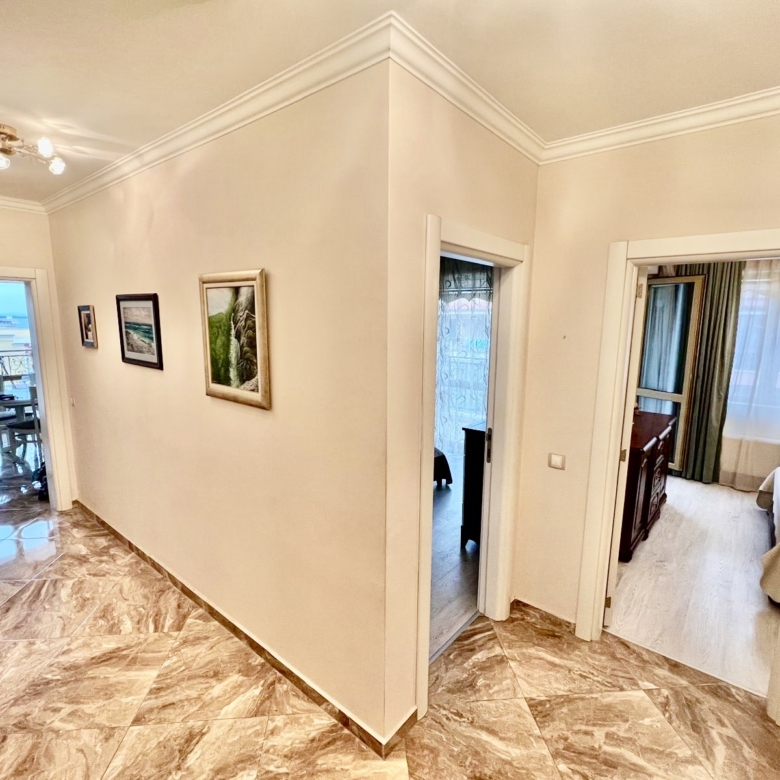 Трехкомнатная квартира в к-с Villa Florence