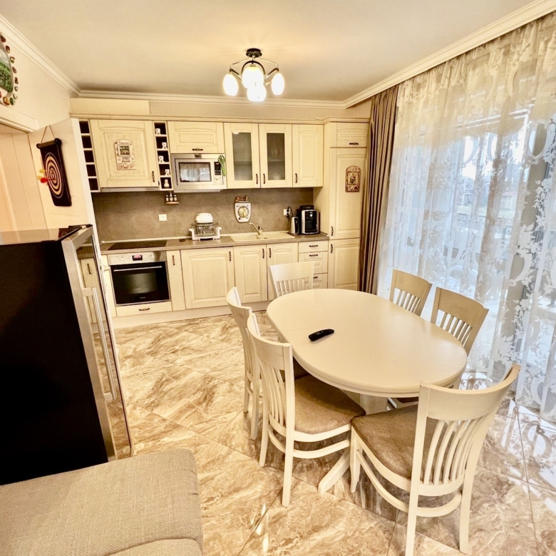 Трехкомнатная квартира в к-с Villa Florence