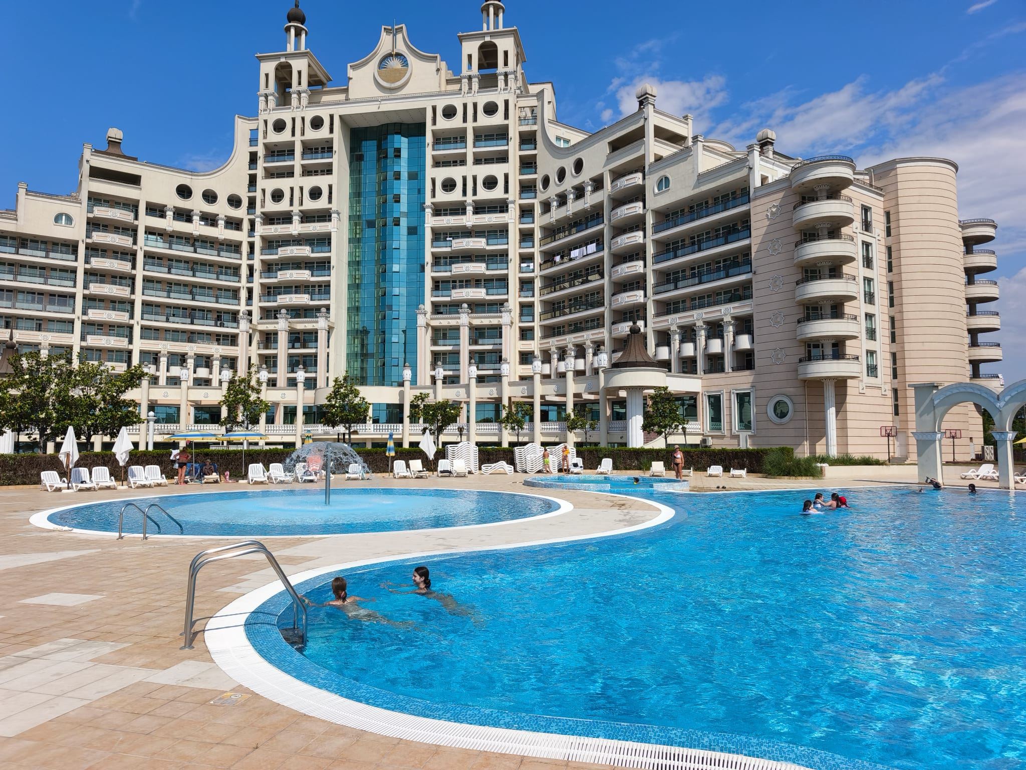 1 Двухкомнатаня квартира в комплексе Sunset Resort