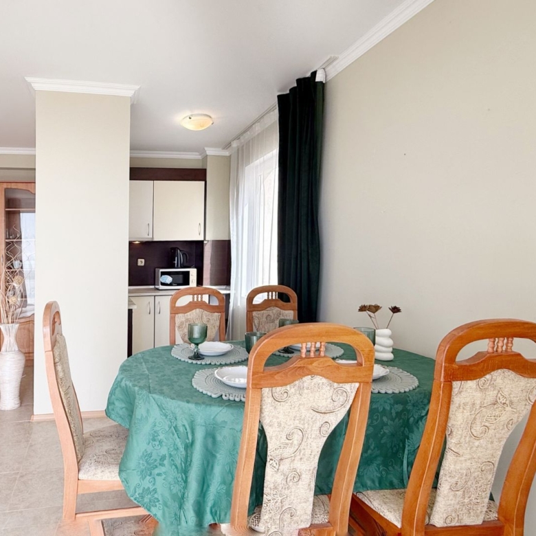 Трехкомнатная квартира в комплексе Vista Residence