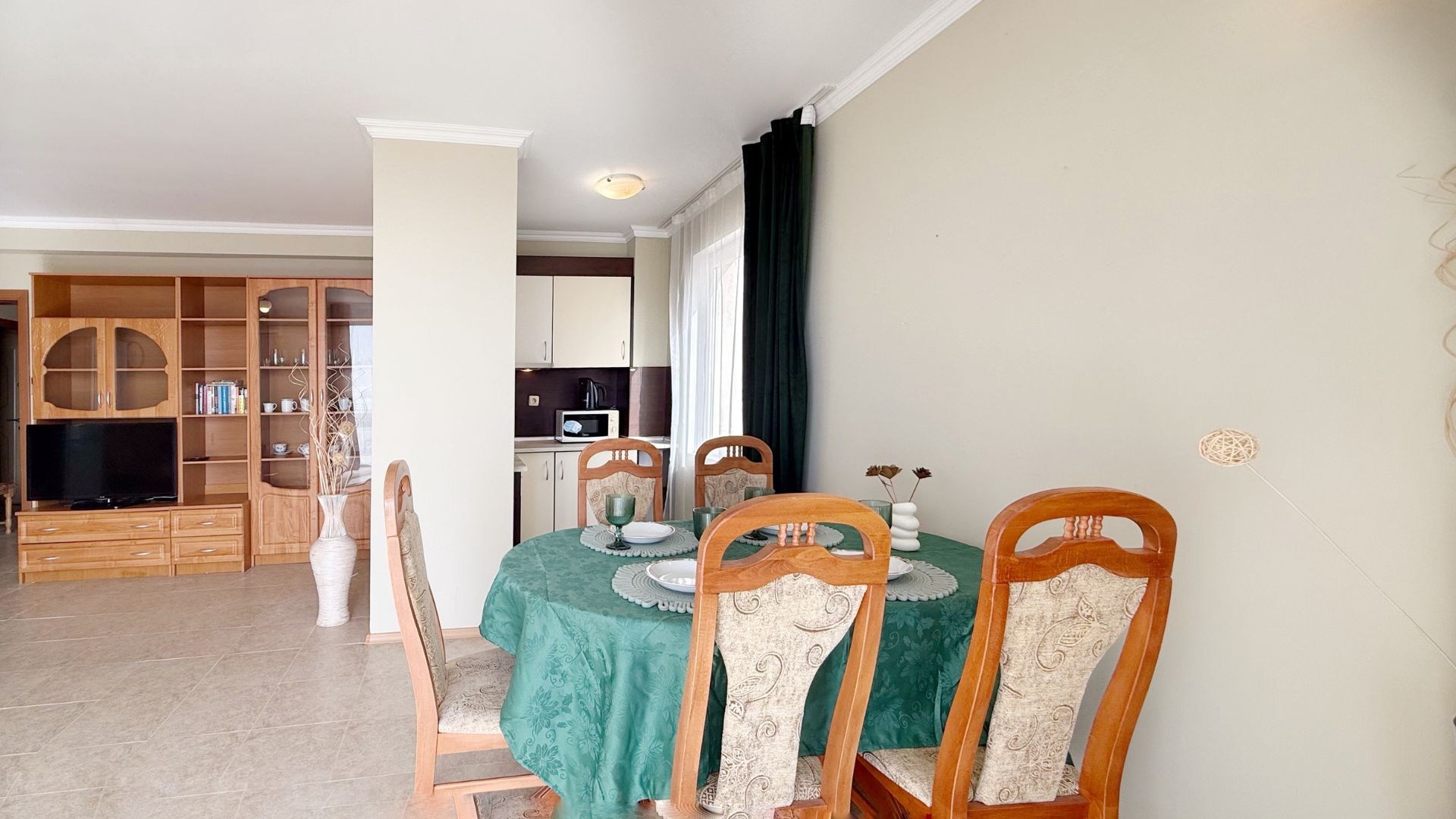 Трехкомнатная квартира в комплексе Vista Residence