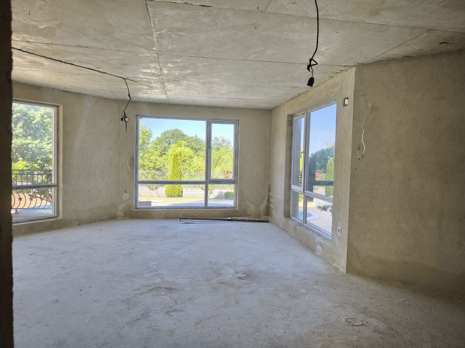 Трехкомнатная квартира в к-с South Beach Appartments
