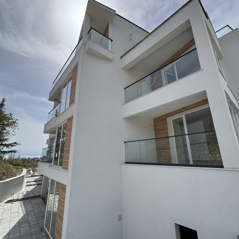 Четытрехкомнатная квартира в комплексе Villa Margarita 408