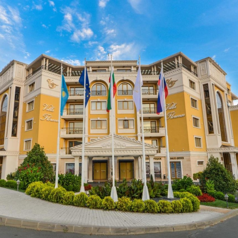 Четырехкомнатная квартира в к-с Villa Florence