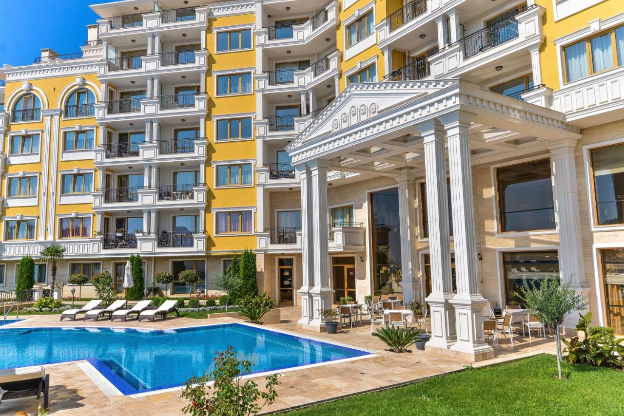Четырехкомнатная квартира в к-с Villa Florence
