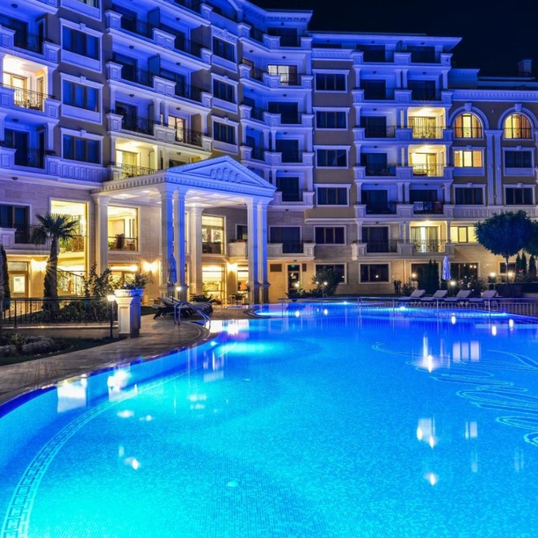 Четырехкомнатная квартира в к-с Villa Florence