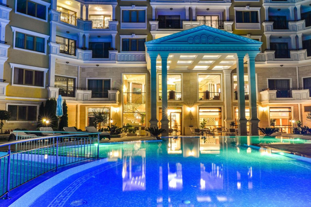 Четырехкомнатная квартира в к-с Villa Florence