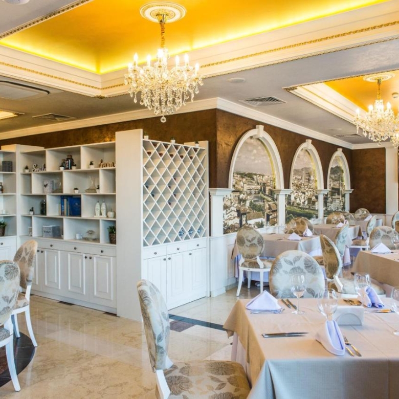 Четырехкомнатная квартира в к-с Villa Florence