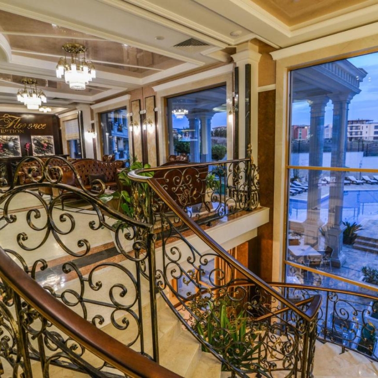 Четырехкомнатная квартира в к-с Villa Florence