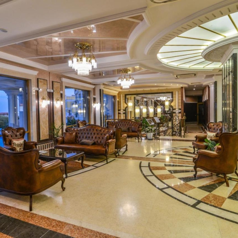 Четырехкомнатная квартира в к-с Villa Florence