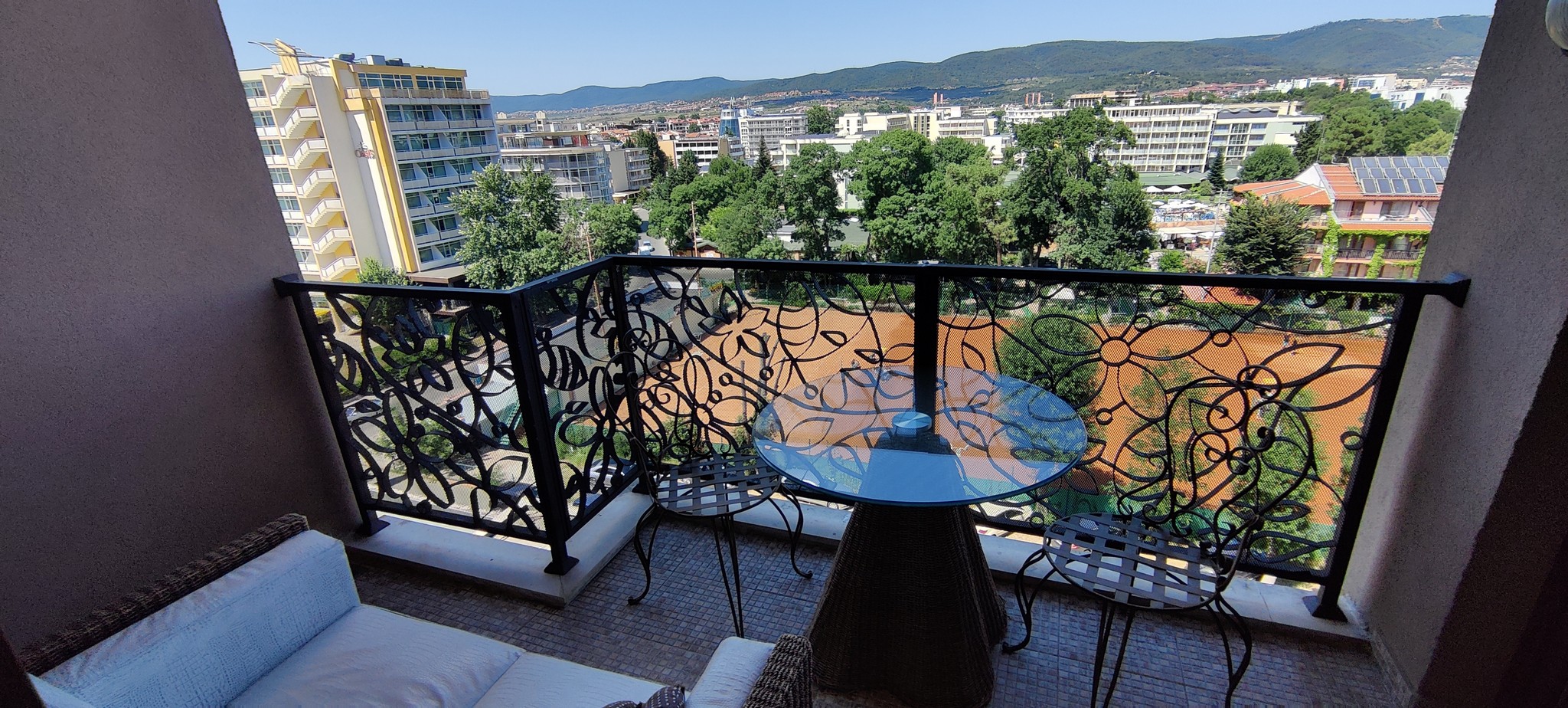 (2) Двухкомнатная квартира в к-с Barcelo