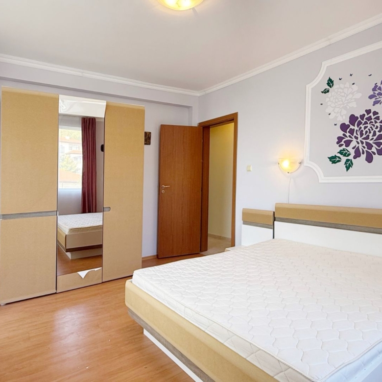 Трехкомнатная квартира в комплексе Vista Residence