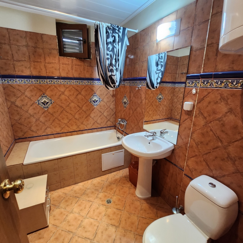 Квартира с 3-мя спальнями в к-с Vila Romana