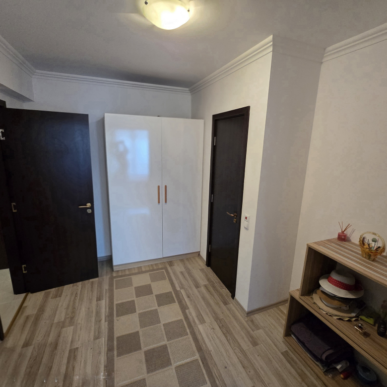Трехкомнатная квартира в комплексе Олимп