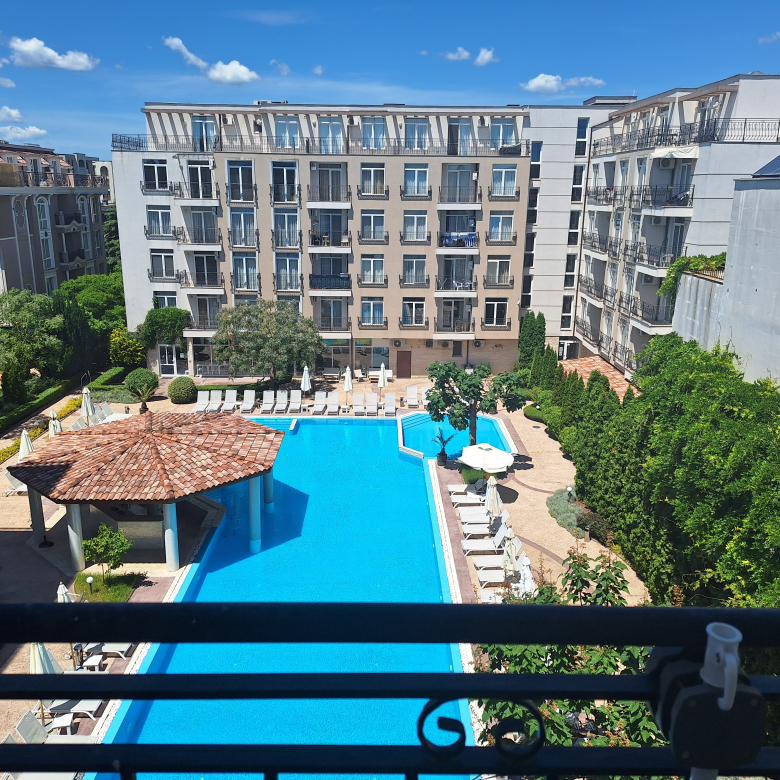 Студия в комплексе Dawn Park