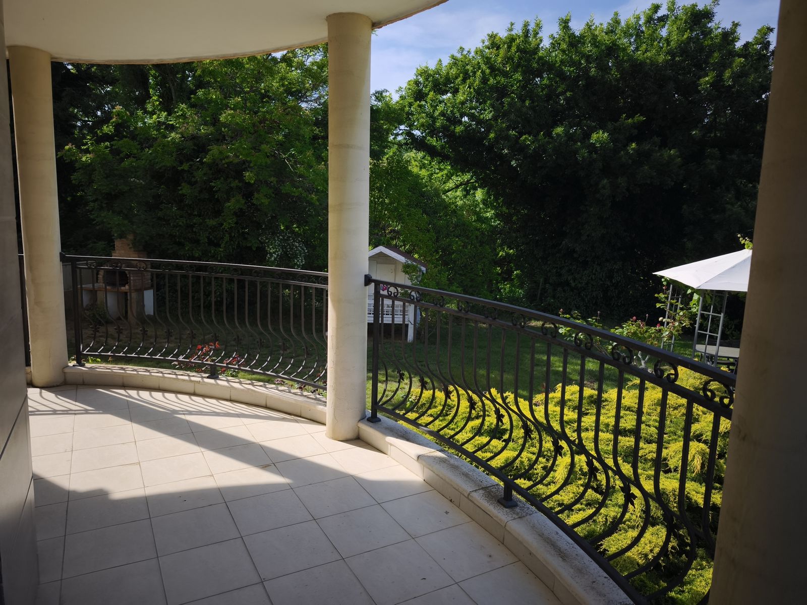 Трехкомнатная квартира в к-с South Beach Appartments