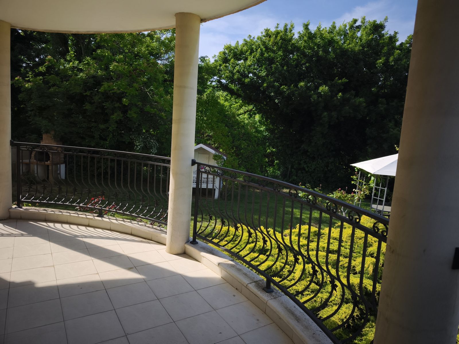 Трехкомнатная квартира в к-с South Beach Appartments