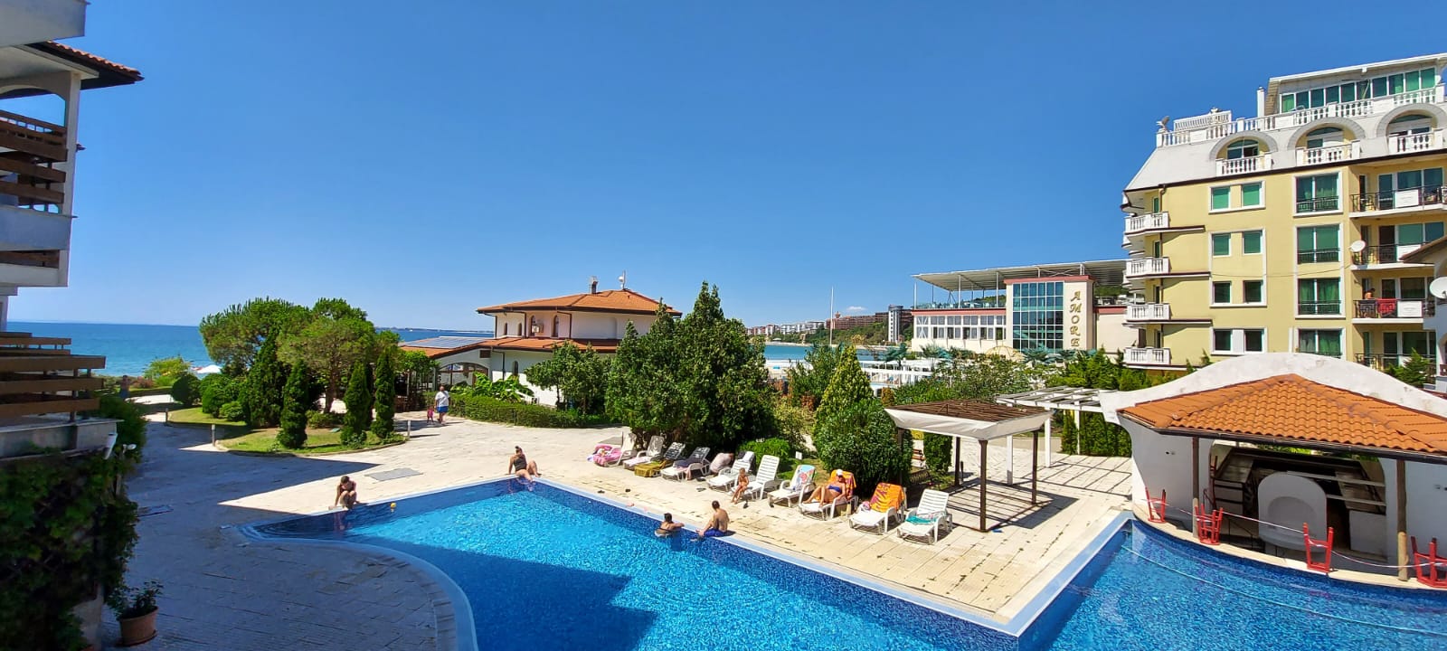 Трехкомнатная квартира в к-с Robinson Beach