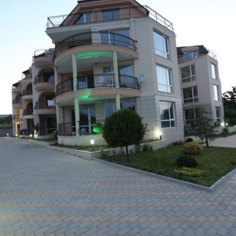 Двухкомнатная квартира в к-с South Beach Appartments
