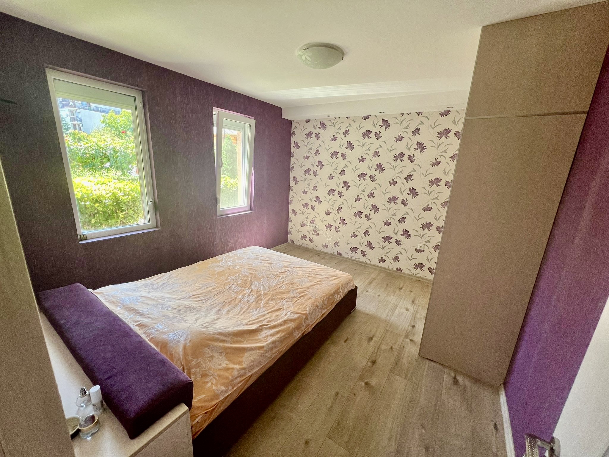 Трехкомнатная квартира в жилом доме Lazur 15