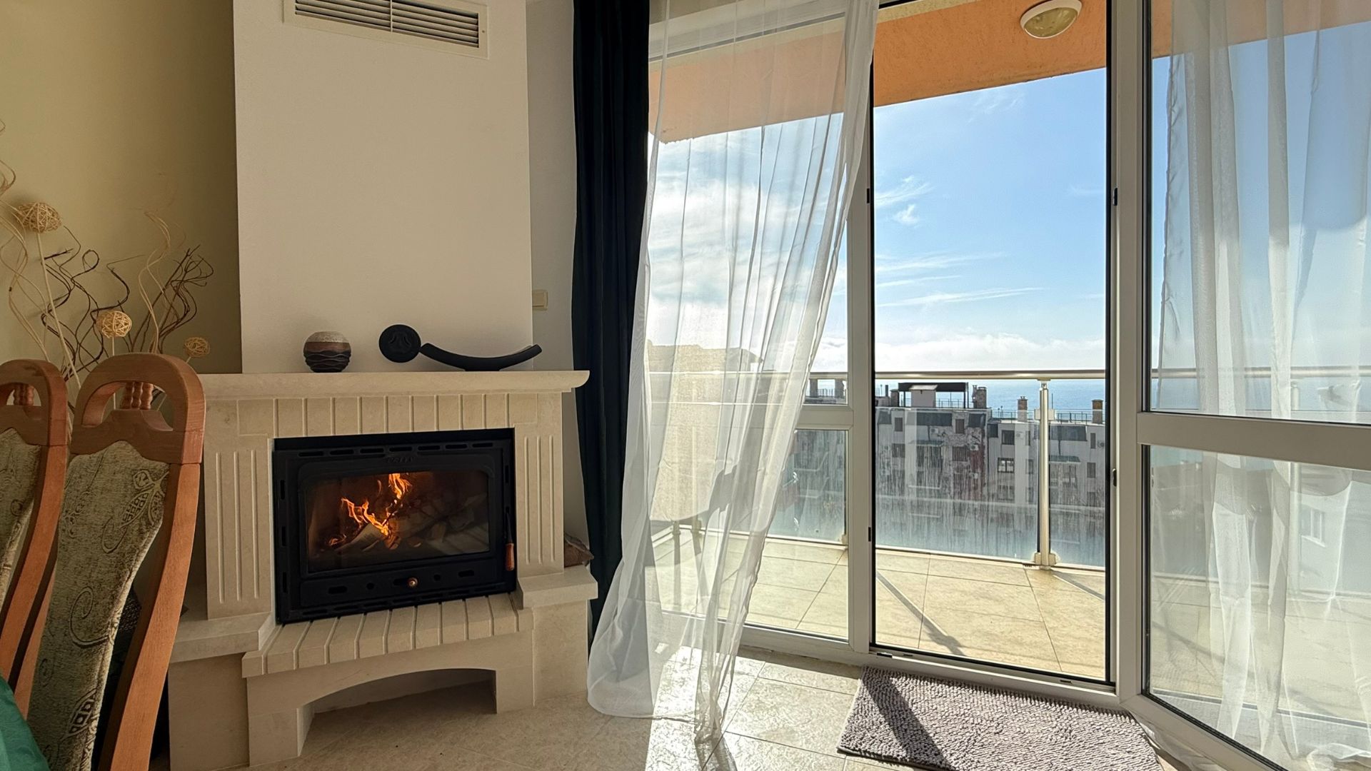 Трехкомнатная квартира в комплексе Vista Residence