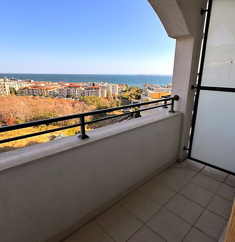Трехкомнатная квартира в комплексе Villa Florence