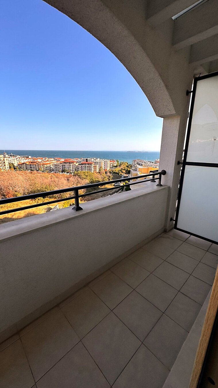 Трехкомнатная квартира в комплексе Villa Florence