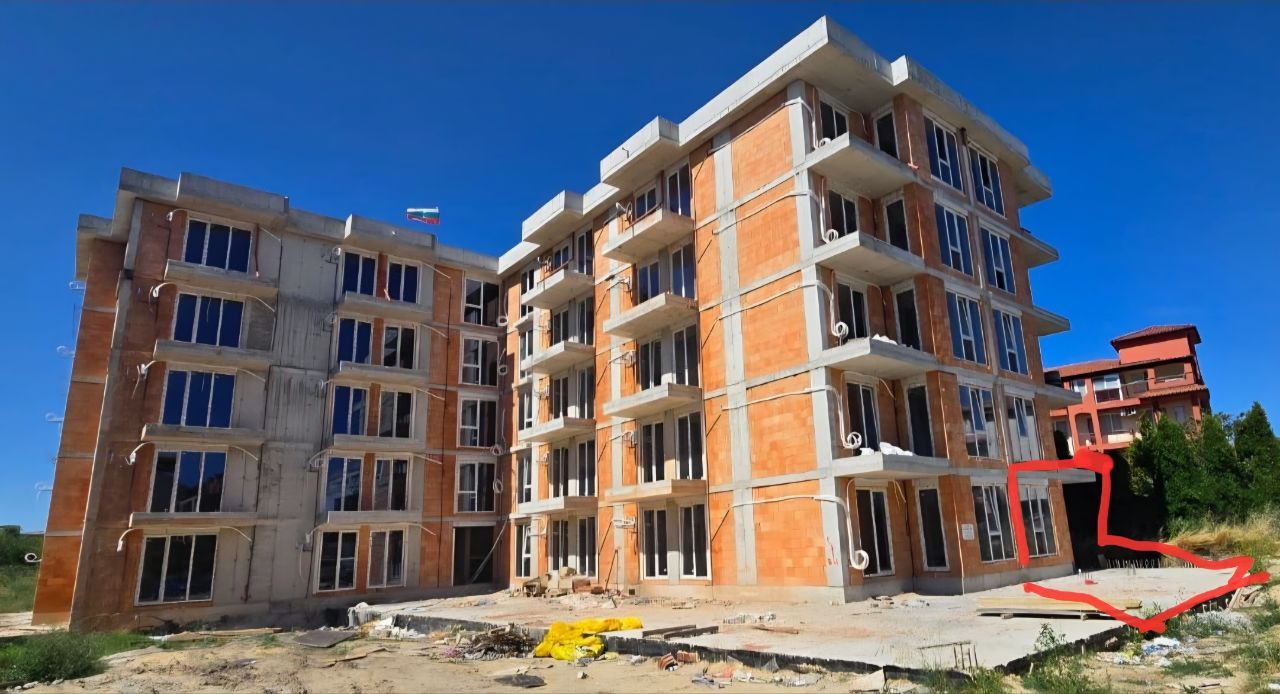 Трехкомнатная квартира в комплексе LA MER Gold Residence