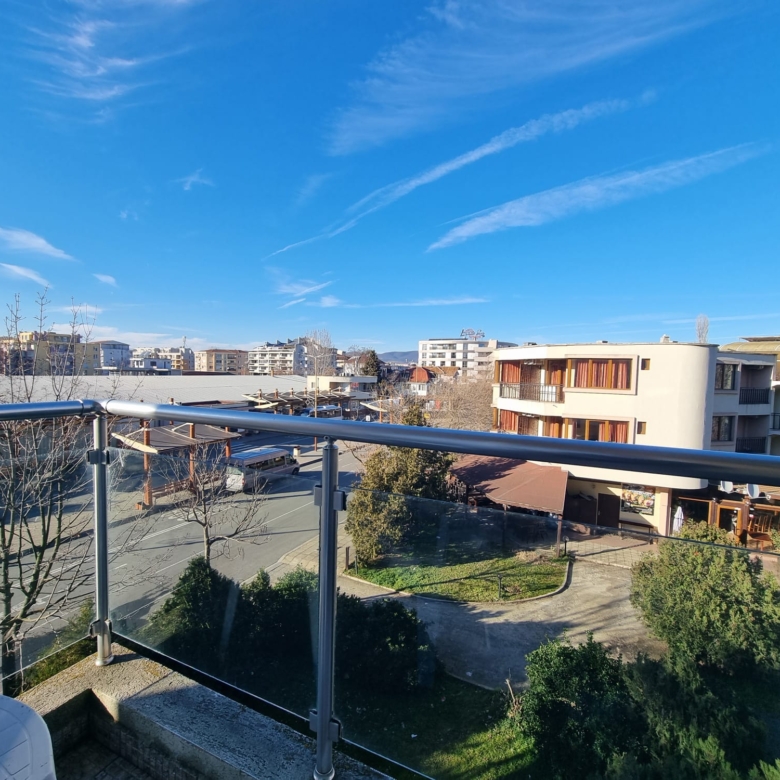 Трехкомнатная квартира в к-с Flores Park