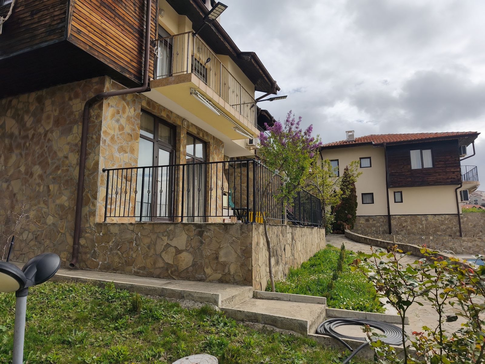 Четырехкомнатная квартира в к-с Sunny Hill