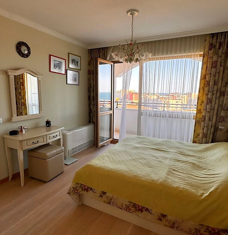 Трехкомнатная квартира в комплексе Villa Florence