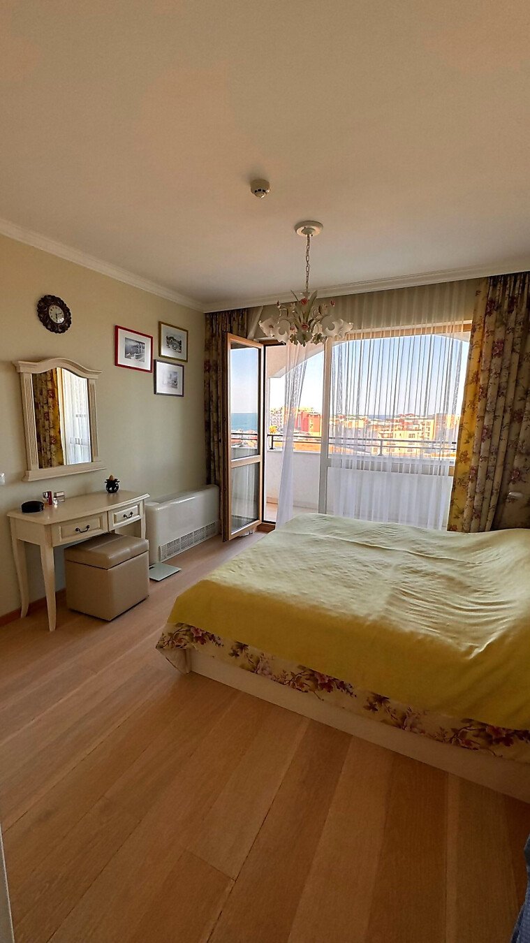 Трехкомнатная квартира в комплексе Villa Florence