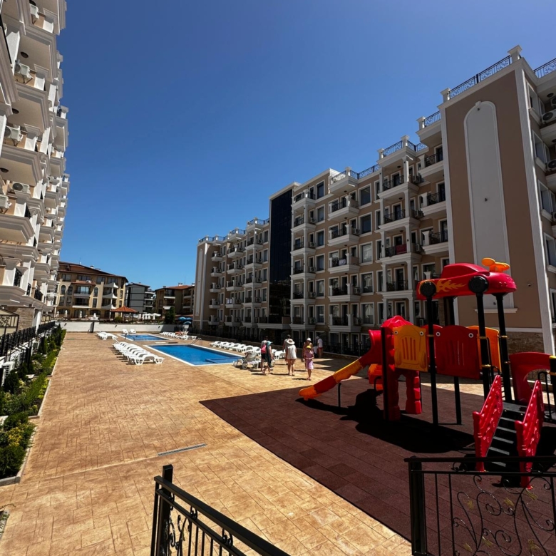 Двухкомнатная квартира в к-с Polarstar Beach