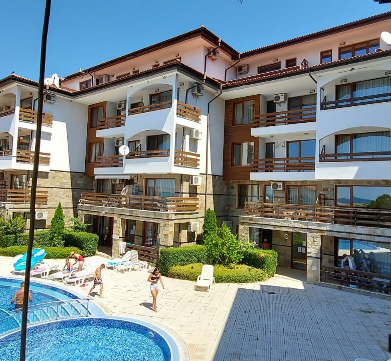 Трехкомнатная квартира в к-с Robinson Beach