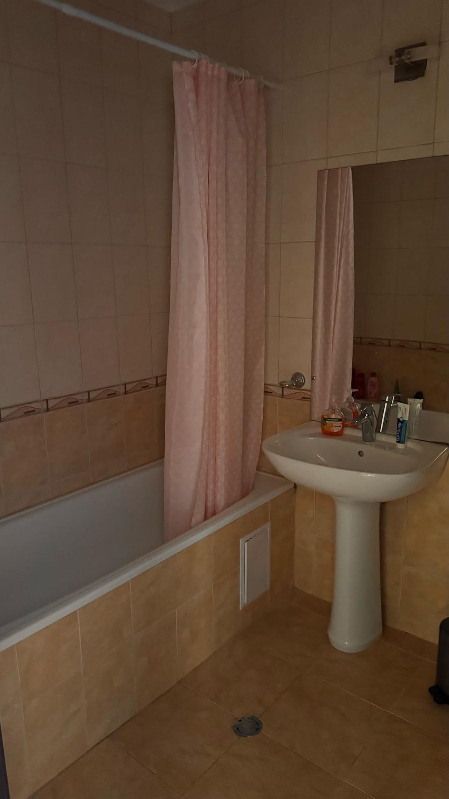 Трехкомнатная квартира в к-с Вила Романа