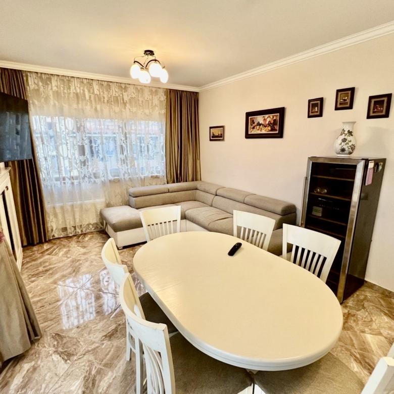 Трехкомнатная квартира в к-с Villa Florence