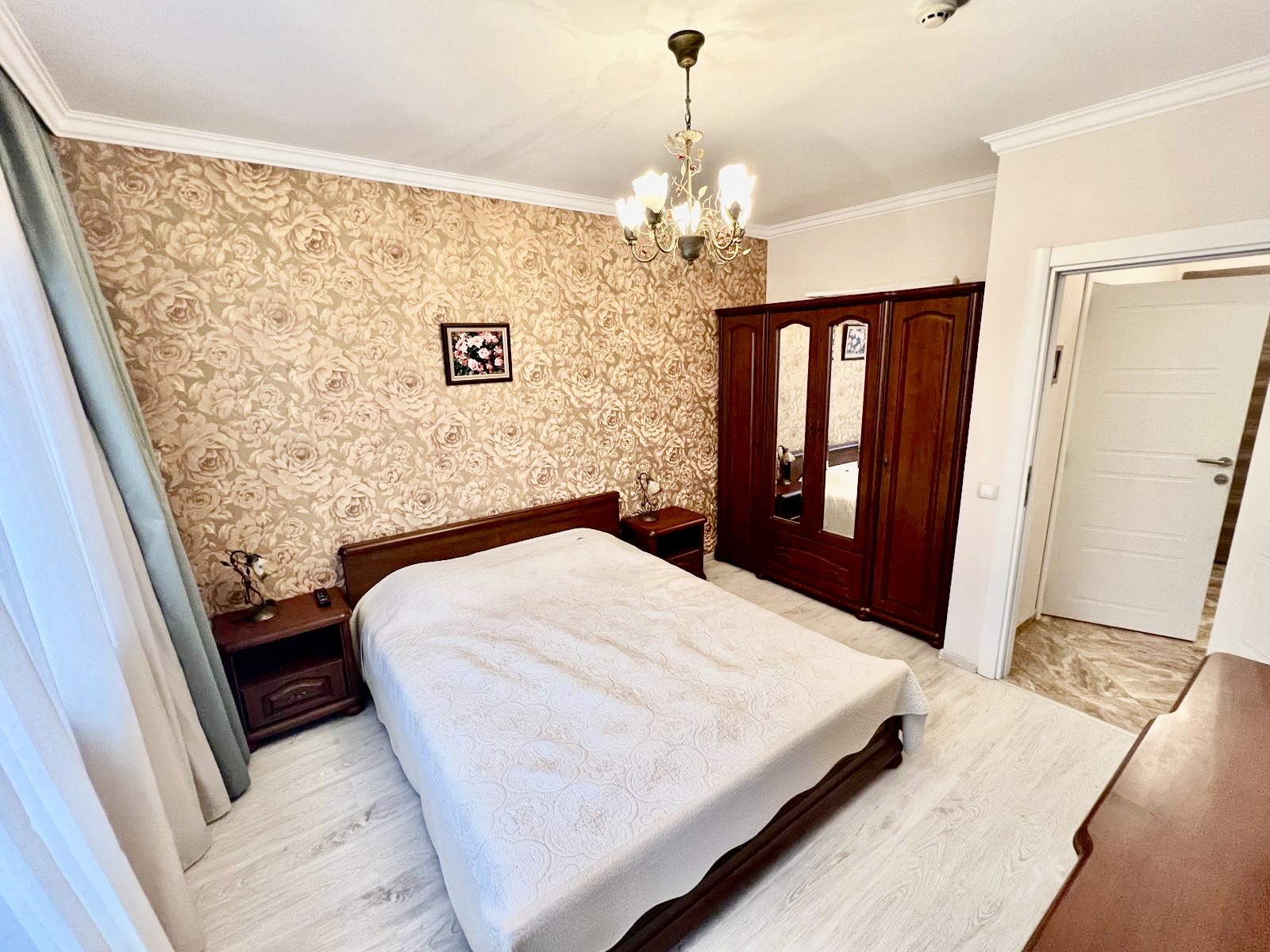 Трехкомнатная квартира в к-с Villa Florence