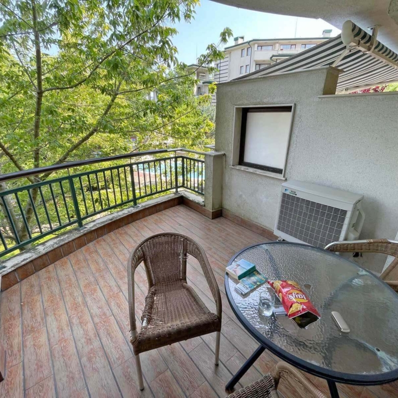 Двухкомнатная квартира в к-с Emerald Resort