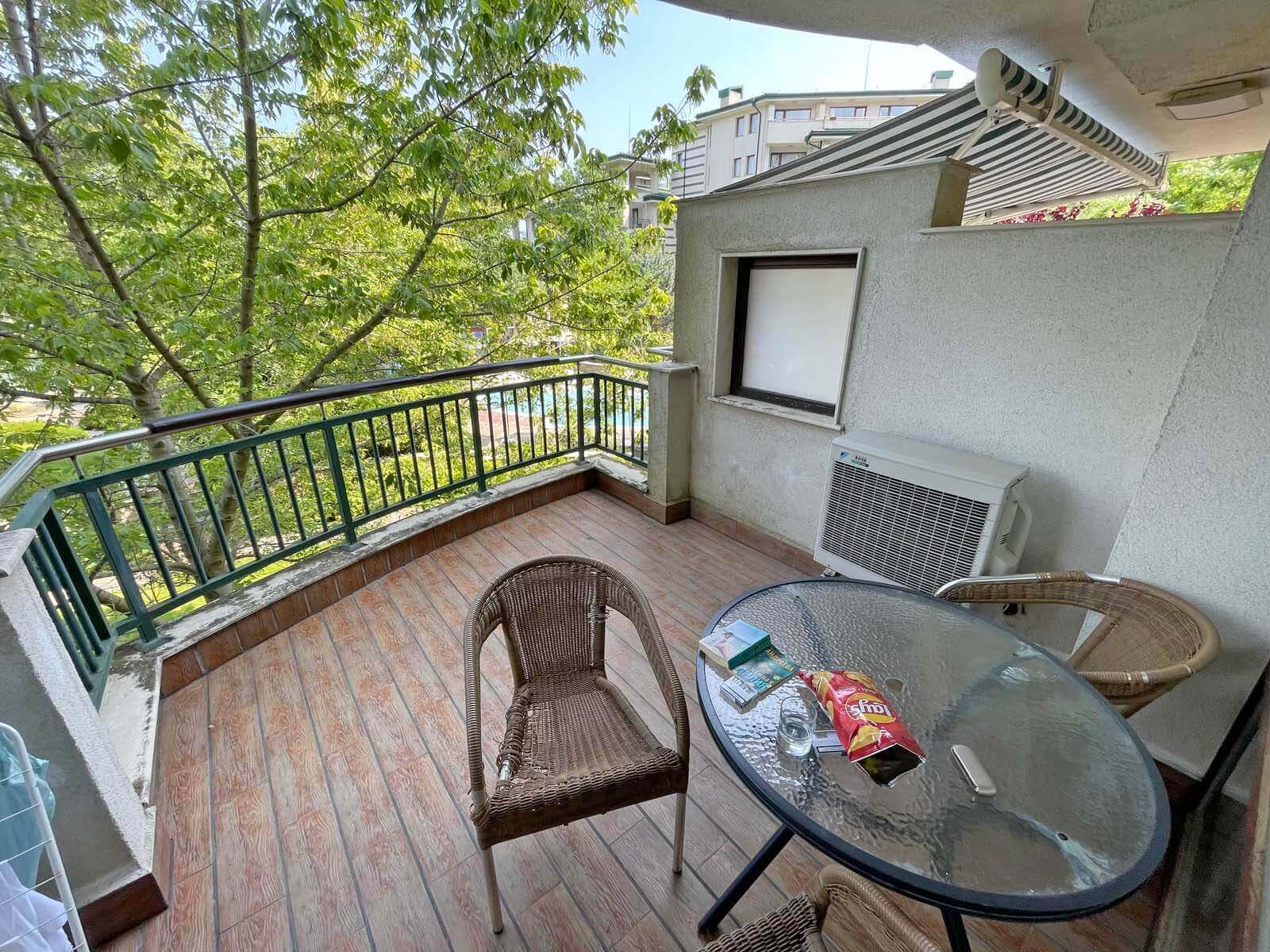 Двухкомнатная квартира в к-с Emerald Resort