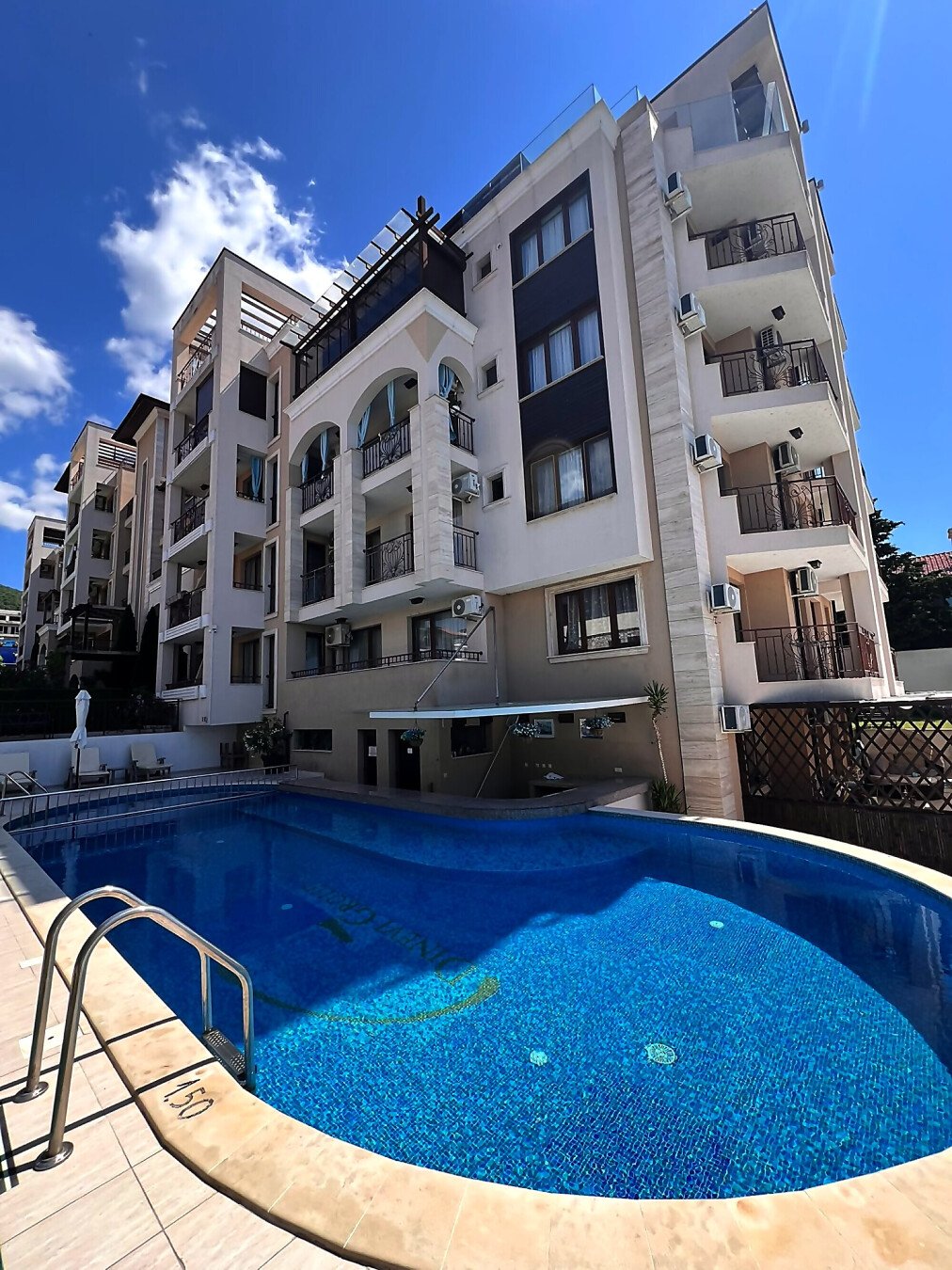 f2e7264bac48e6ad33e61056499193b1 Трехкомнатная квартира в комплексе Porto Paradiso