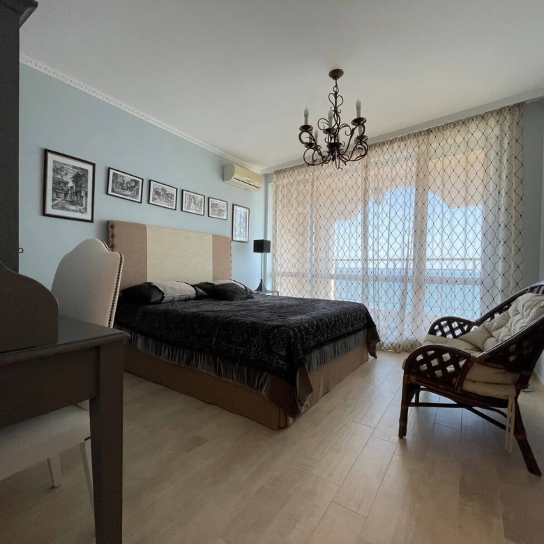 Трехкомнатная квартира в к-с Grand Hotel