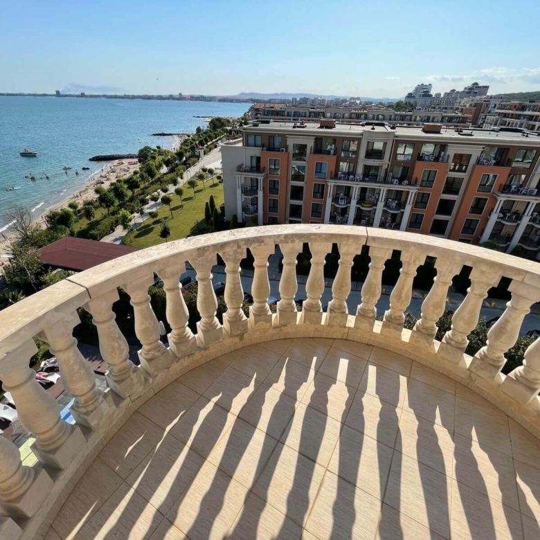 Трехкомнатная квартира в к-с Grand Hotel