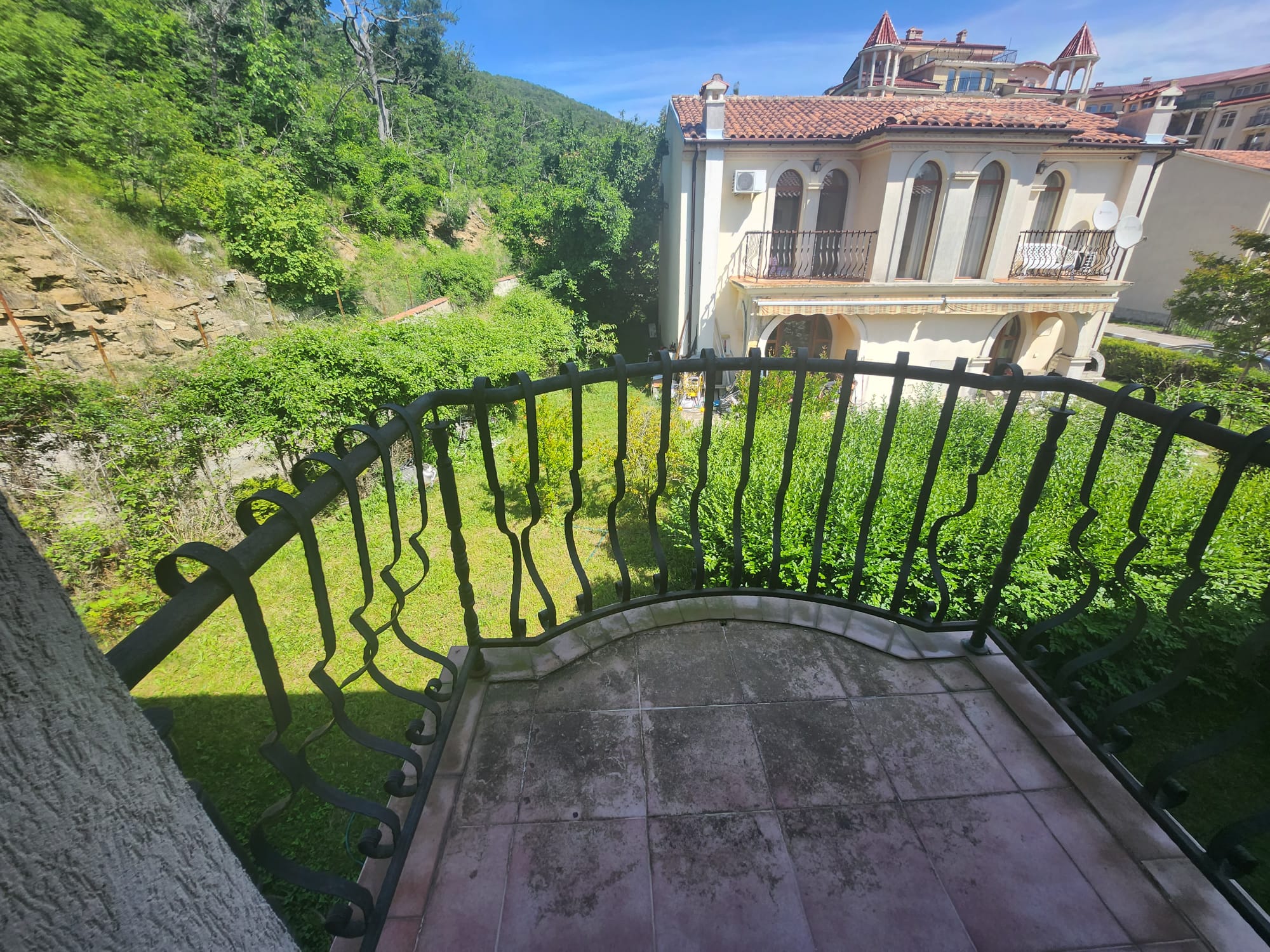 Квартира с 3-мя спальнями в к-с Vila Romana