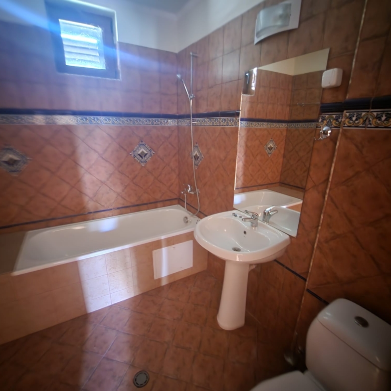 Квартира с 3-мя спальнями в к-с Vila Romana