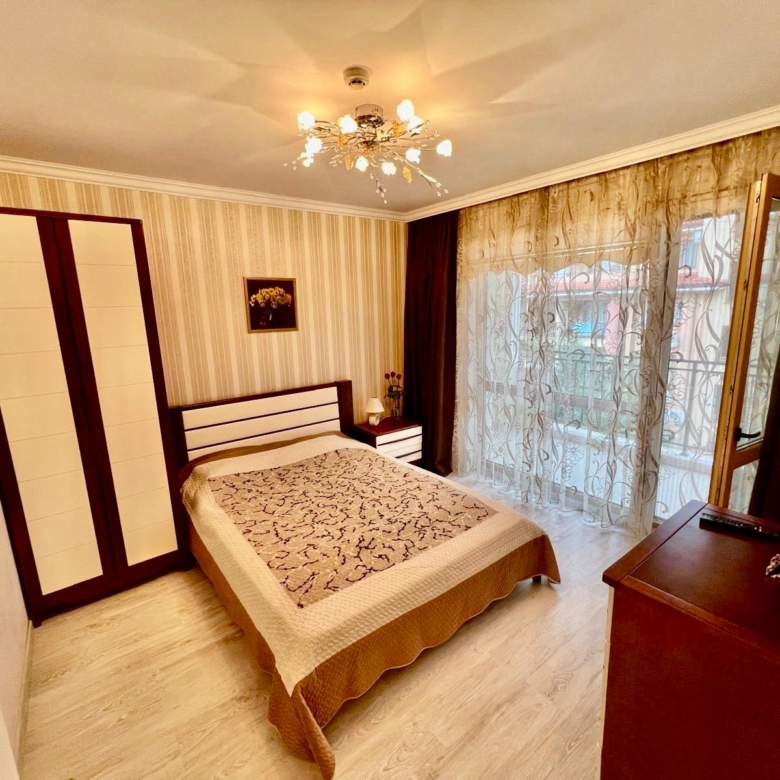 Четырехкомнатная квартира в к-с Villa Florence