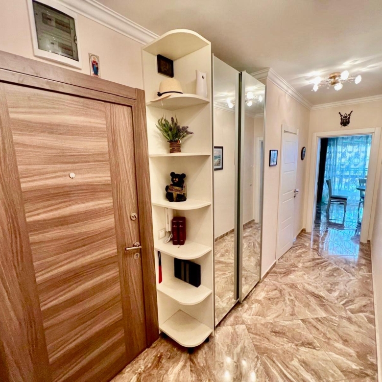 Четырехкомнатная квартира в к-с Villa Florence