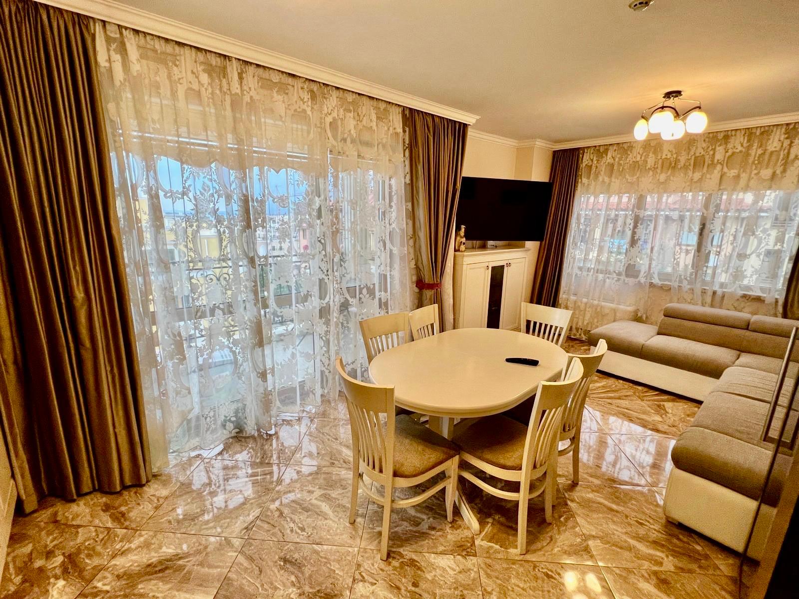 Четырехкомнатная квартира в к-с Villa Florence