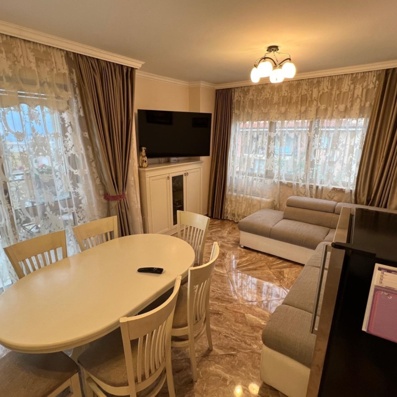 Четырехкомнатная квартира в к-с Villa Florence