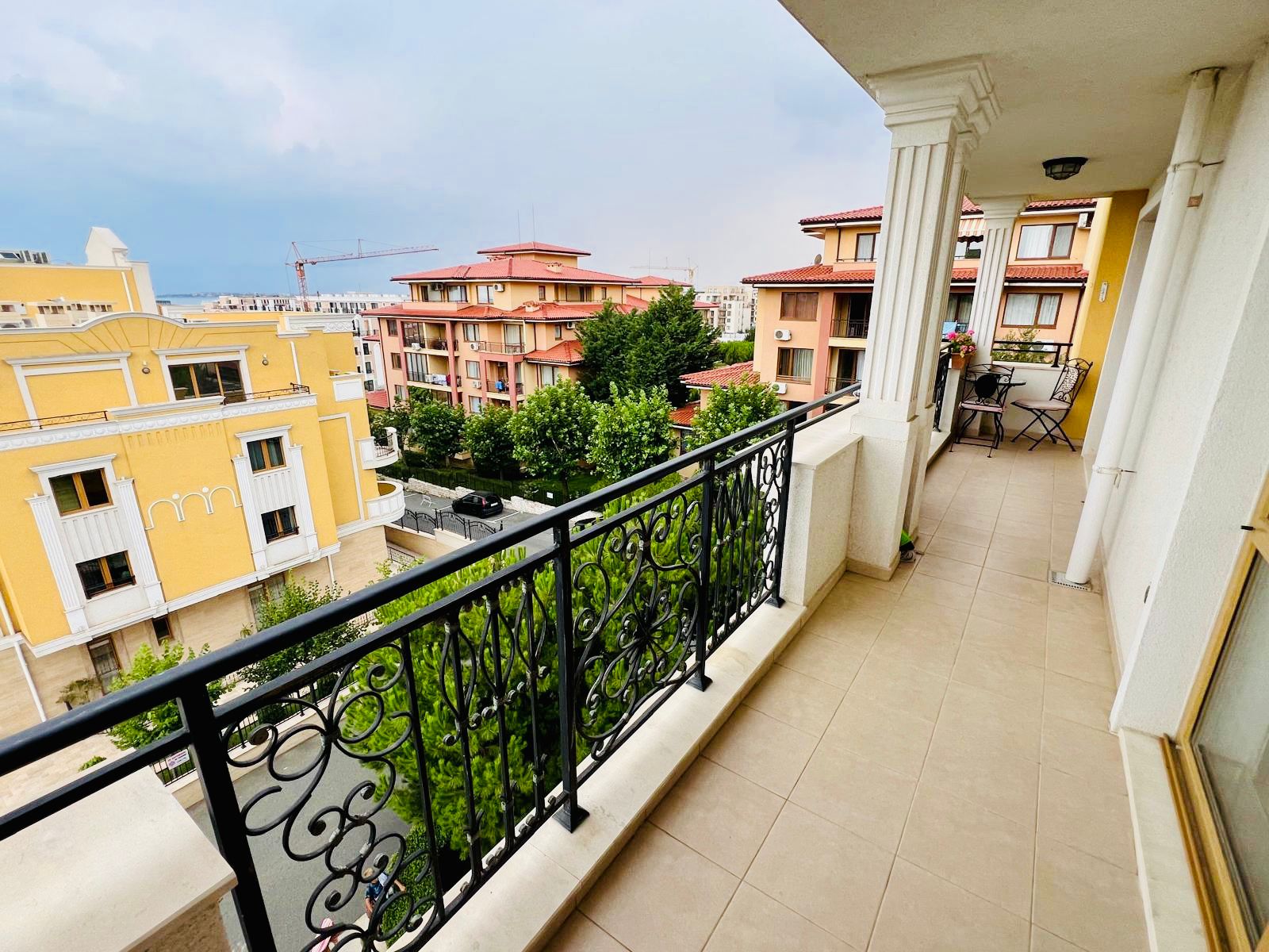Четырехкомнатная квартира в к-с Villa Florence