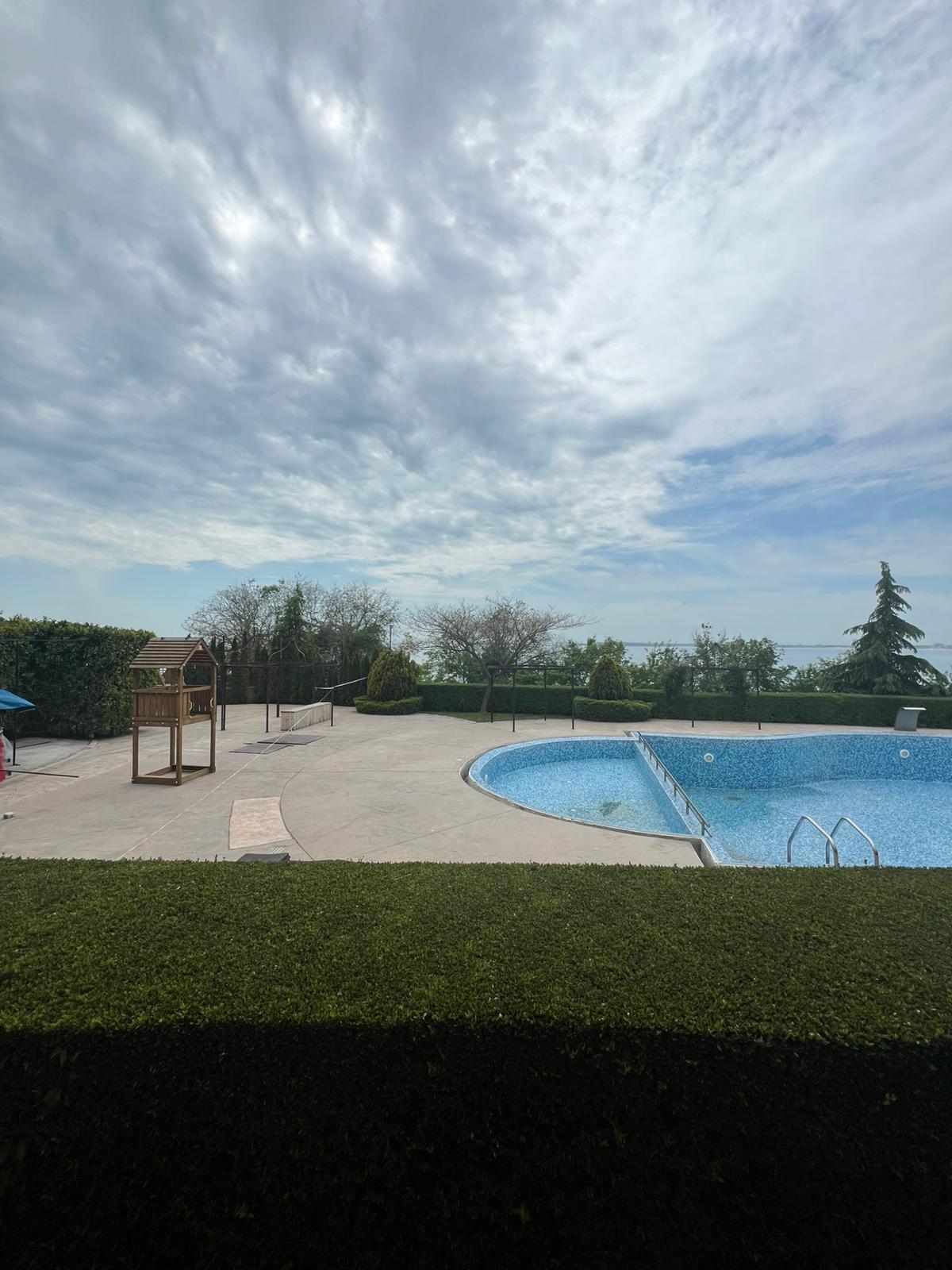 Трехкомнатная квартира в комплексе Royal Bay 1